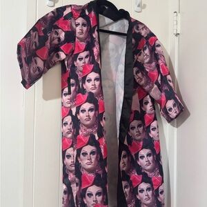 Vibrant Face Print Kimono